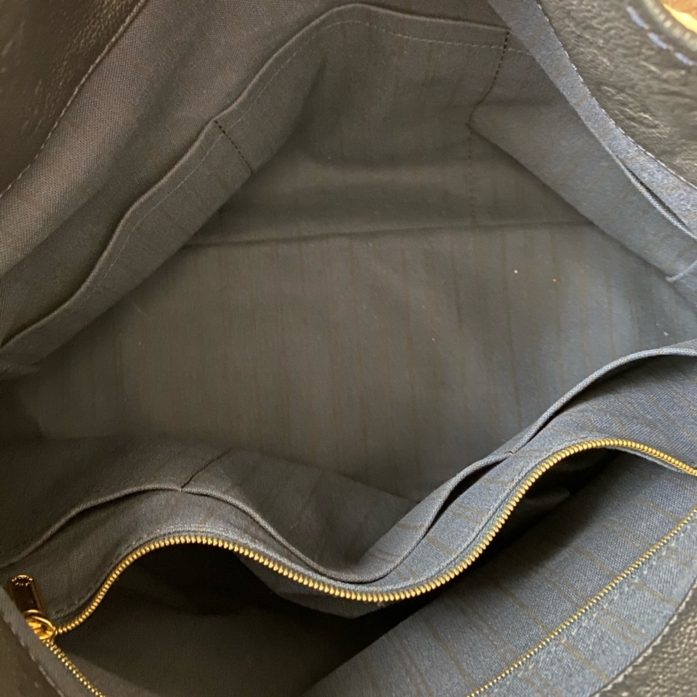 SOLD Louis Vuitton Artsy MM Empreinte Leather Bag - Picture 7 of 8